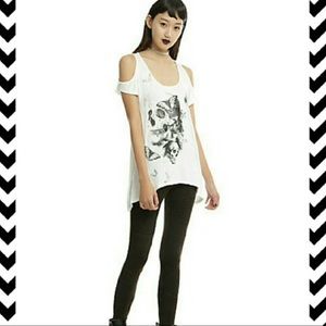 Hot Topic ivory tunic NWT Firm on price